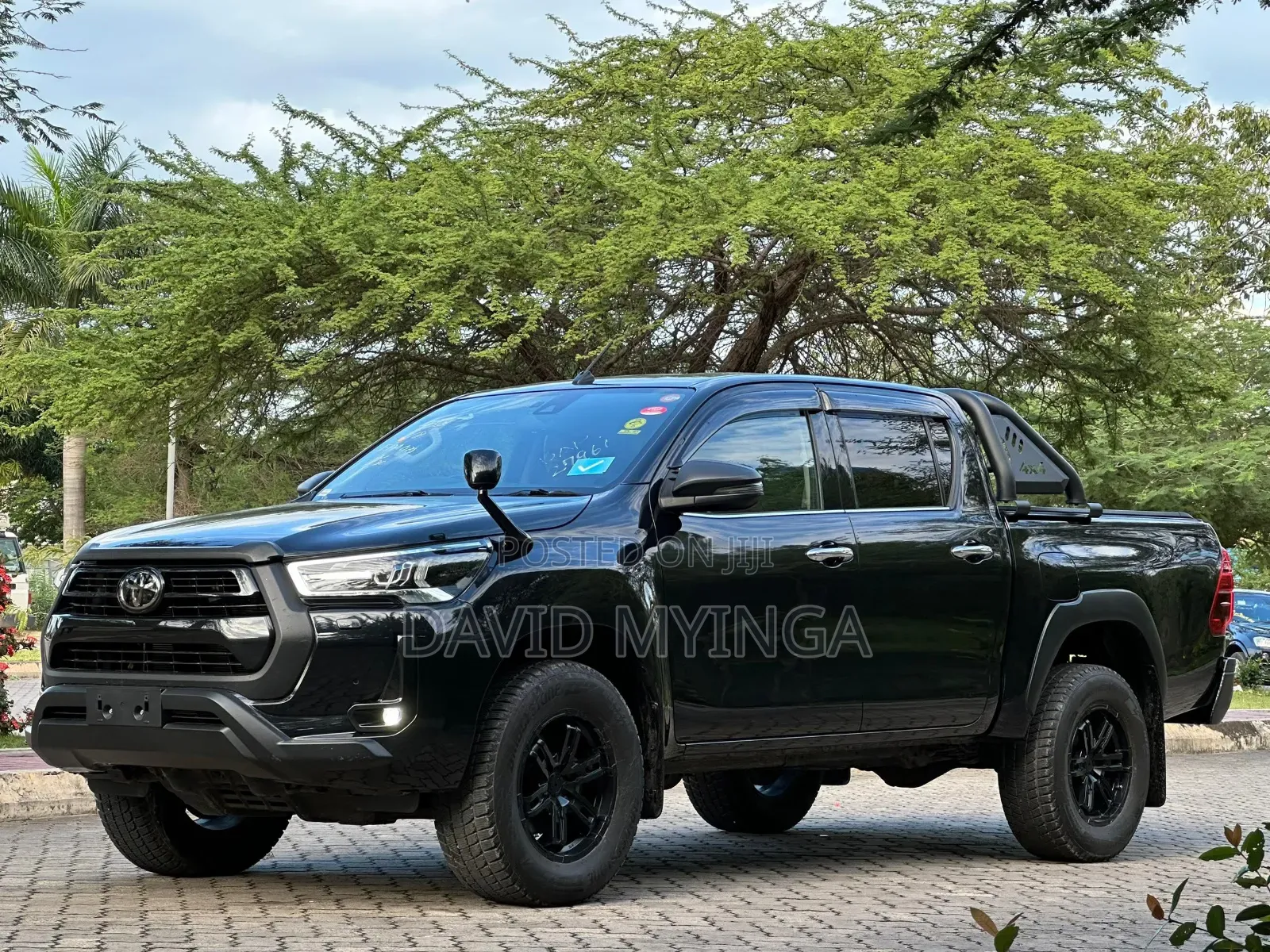 Toyota Hilux 2021 Black