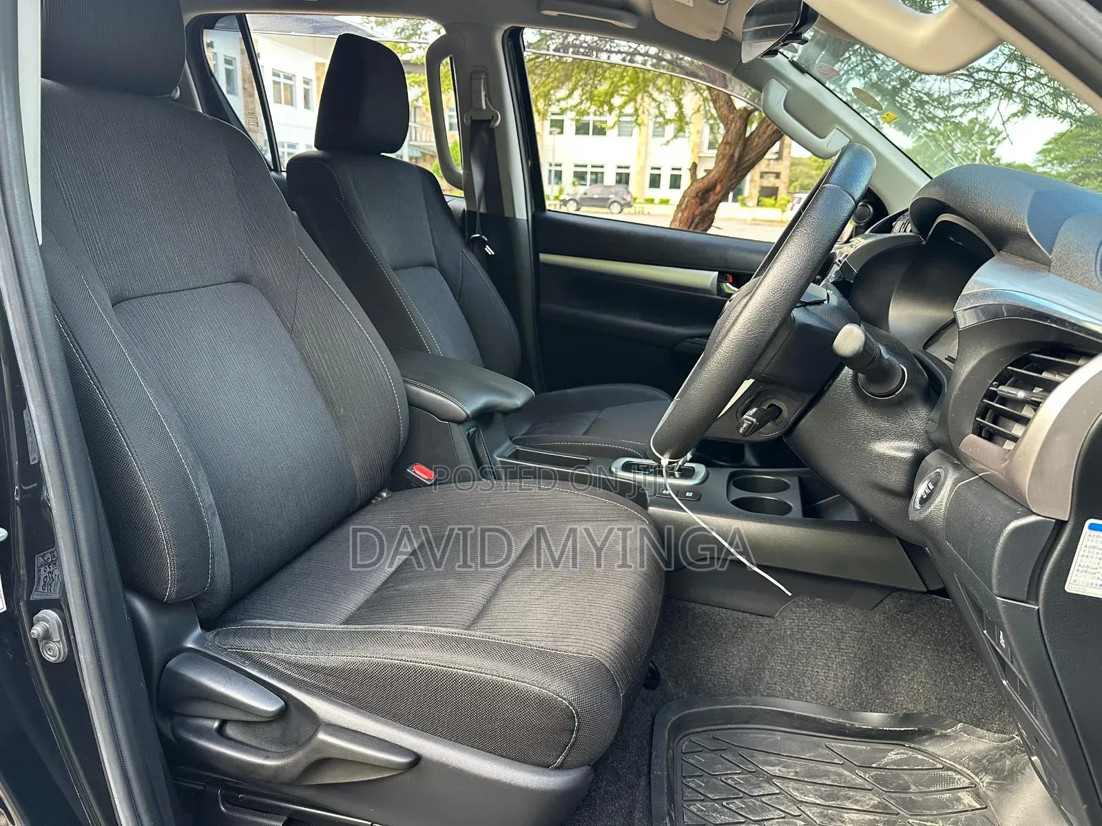 Toyota Hilux 2021 Black