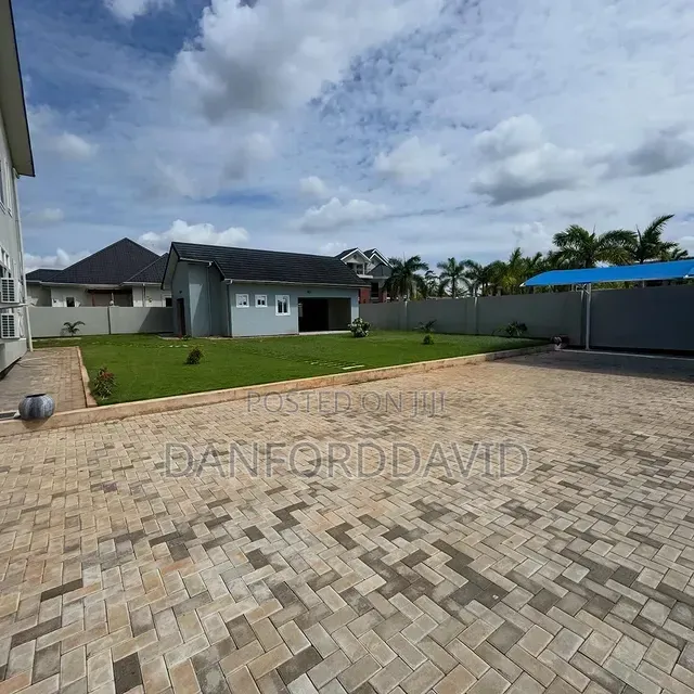 5bdrm House in Kahwa Real Estate, Kunduchi for rent