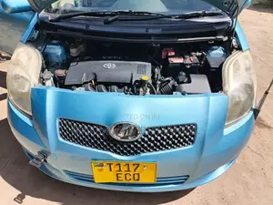 Toyota Vitz 2006 Blue