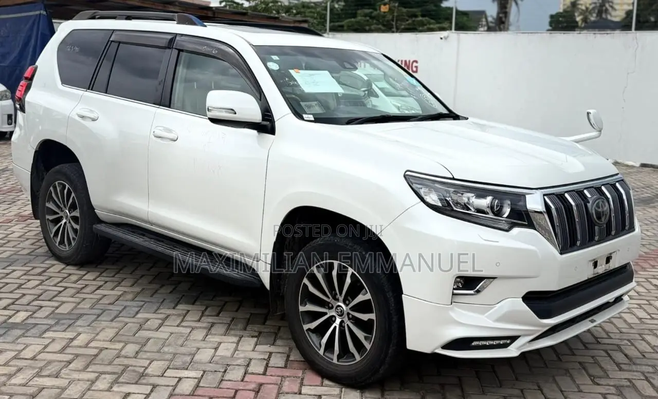 Toyota Land Cruiser Prado 2019 White
