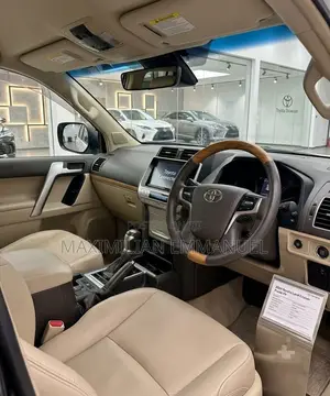 Toyota Land Cruiser Prado 2019 White