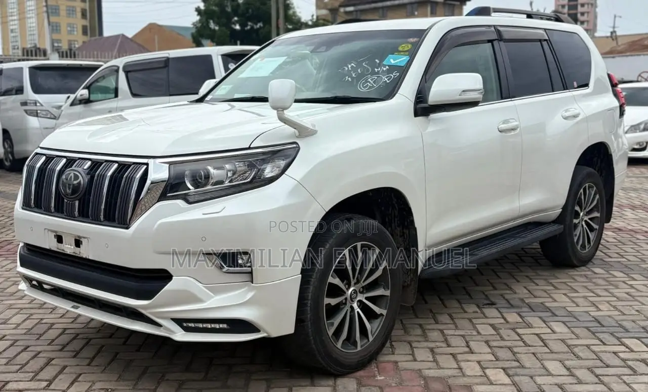 Toyota Land Cruiser Prado 2019 White