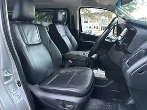 Toyota Quantum 2019 Silver