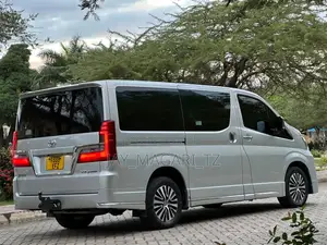 Toyota Quantum 2019 Silver