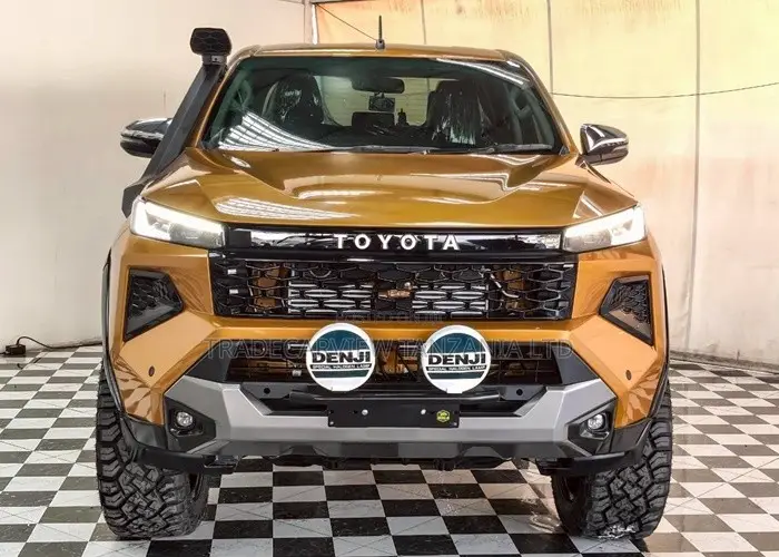 Toyota Hilux 2020 Orange