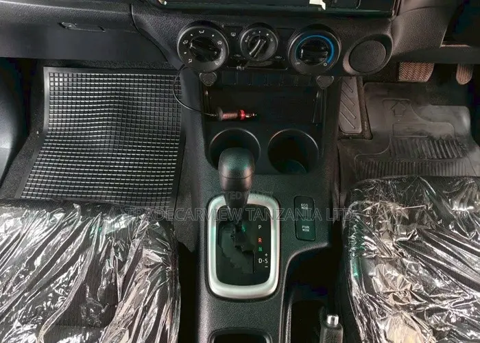 Toyota Hilux 2020 Orange