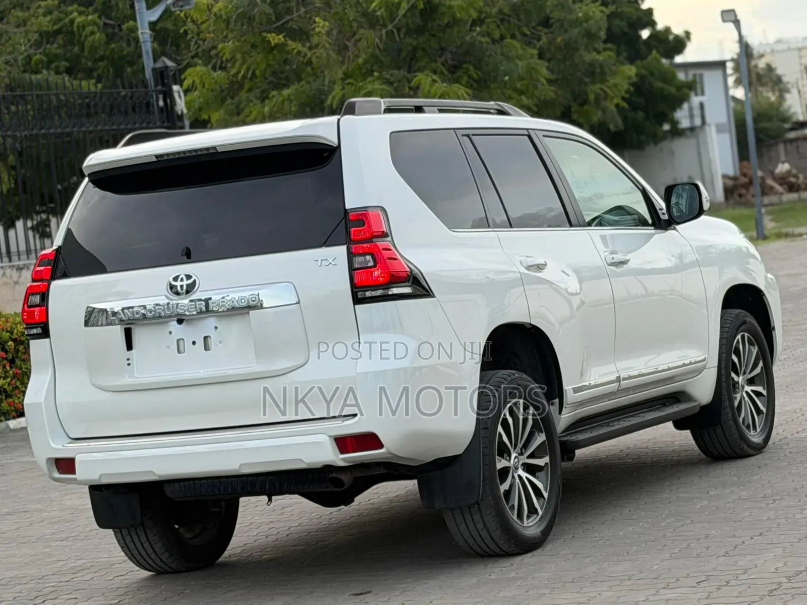 Toyota Land Cruiser Prado 2020 Pearl