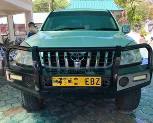 Toyota Land Cruiser Prado 2005 White