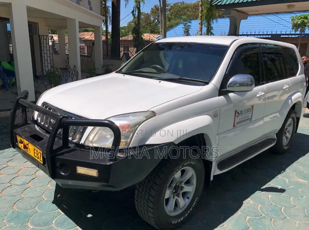 Toyota Land Cruiser Prado 2005 White
