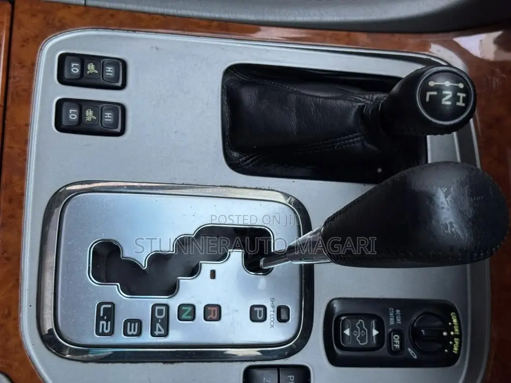 Toyota Land Cruiser 2005 Gray