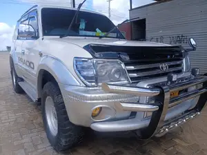Toyota Land Cruiser Prado 2007 White