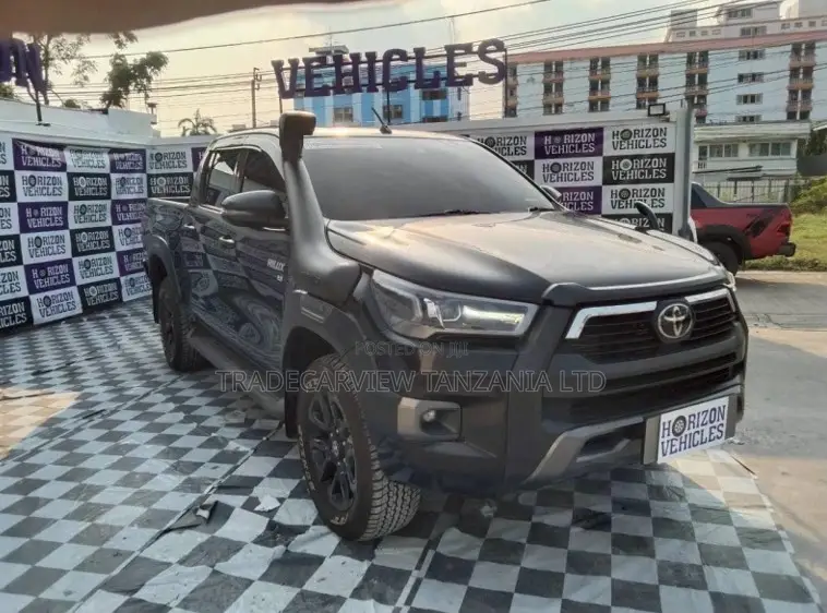 Toyota Hilux 2022 Black