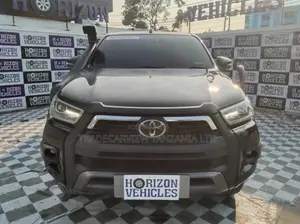 Toyota Hilux 2022 Black