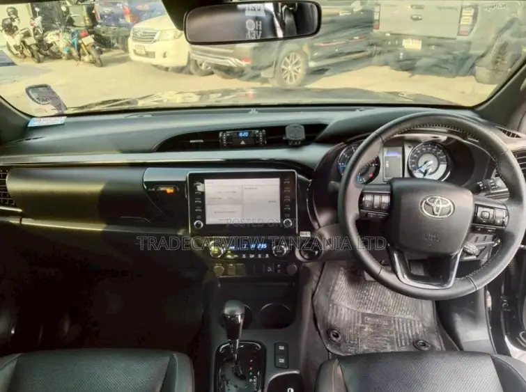 Toyota Hilux 2022 Black