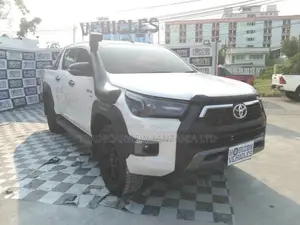 Toyota Hilux 2020 White