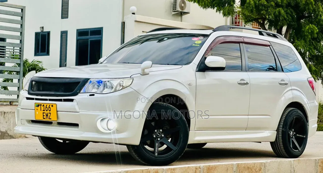 Subaru Forester 2010 Off white