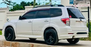 Subaru Forester 2010 Off white