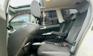 Subaru Forester 2010 Off white
