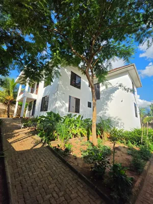 4bdrm House in Goba for sale