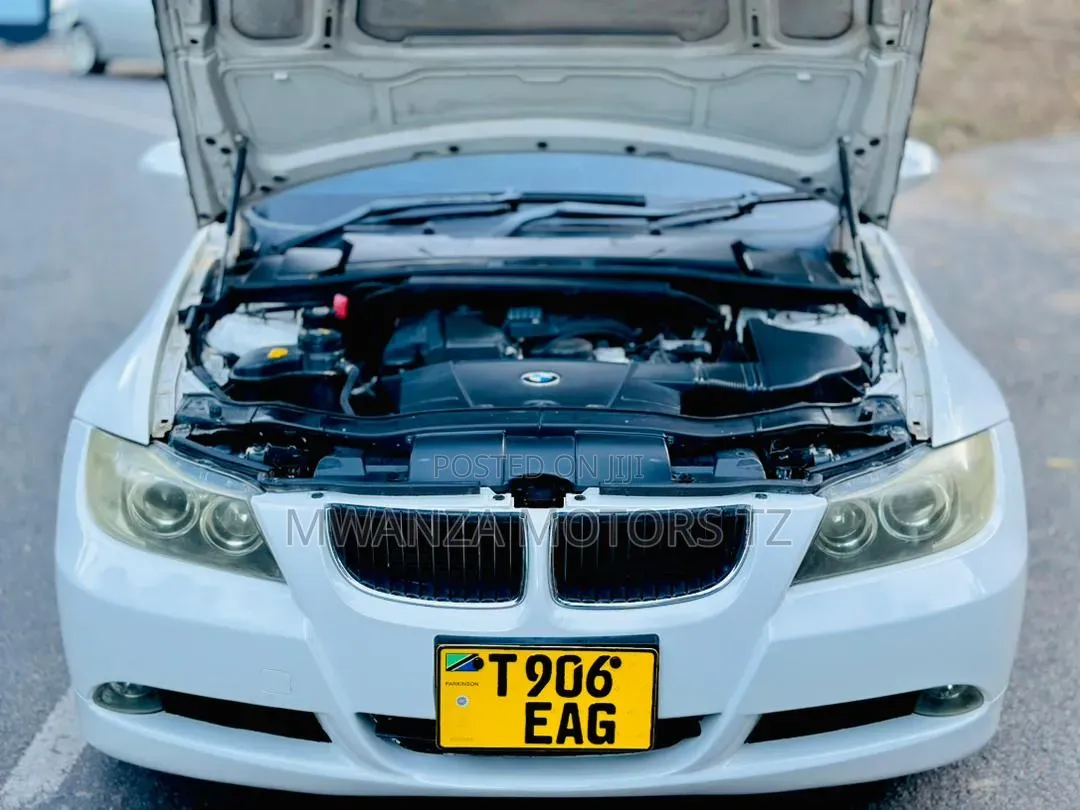 BMW 3 Series 2011 White