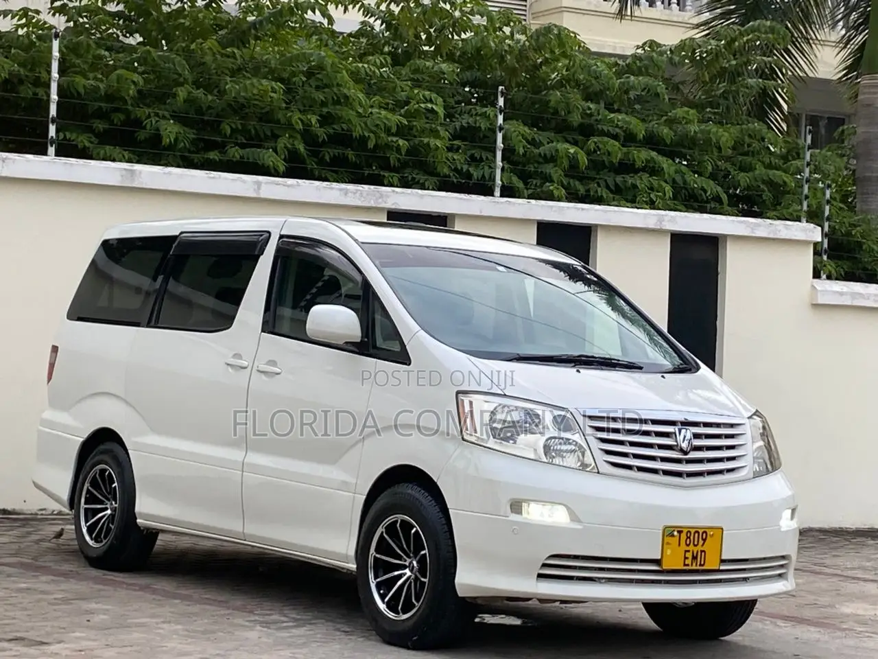 Toyota Alphard 2004 White