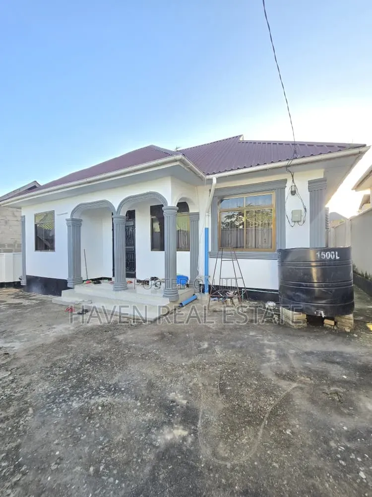 3bdrm House in Goba for sale