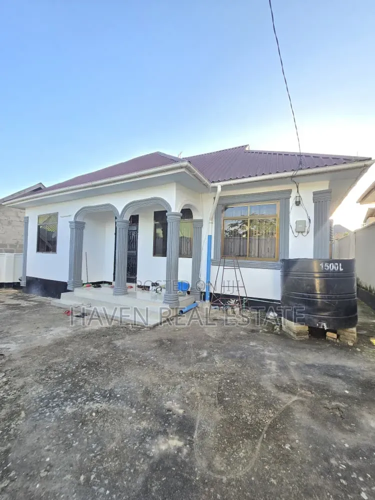 3bdrm House in Goba for sale