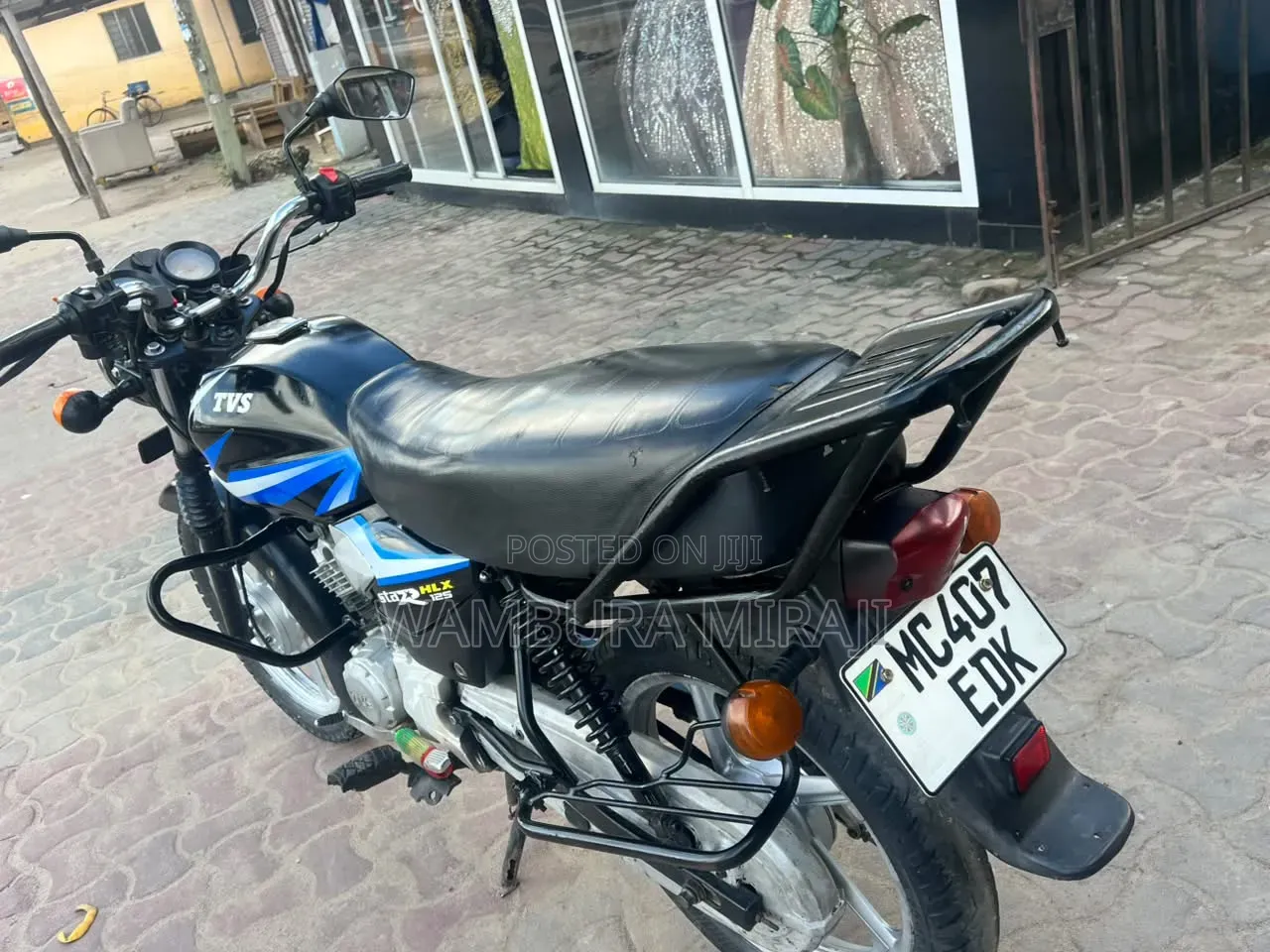 TVS HLX 125 2025 Black