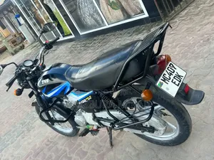 TVS HLX 125 2025 Black