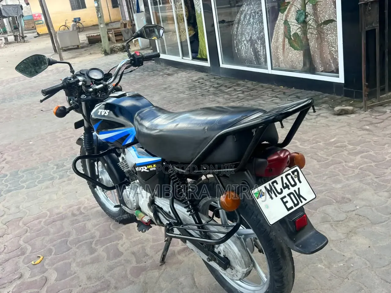 TVS HLX 125 2025 Black