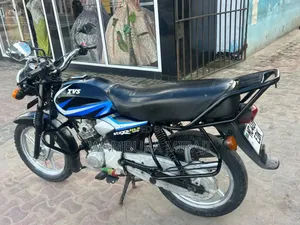 TVS HLX 125 2025 Black