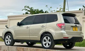 Subaru Forester 2010 Gray