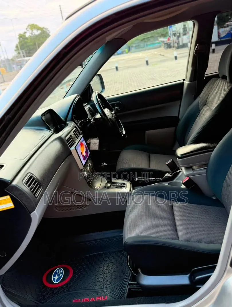 Subaru Forester 2010 Gray