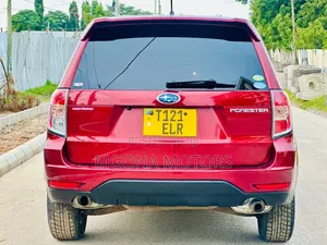 Subaru Forester 2010 Maroon