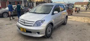 Toyota IST 2004 Silver