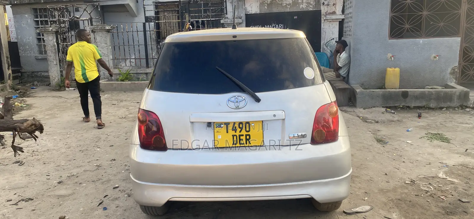 Toyota IST 2004 Silver