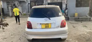 Toyota IST 2004 Silver