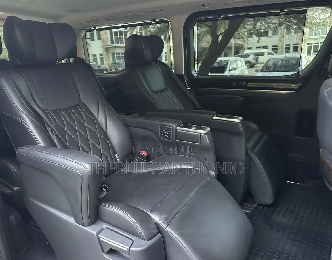 Toyota Quantum 2020 Silver