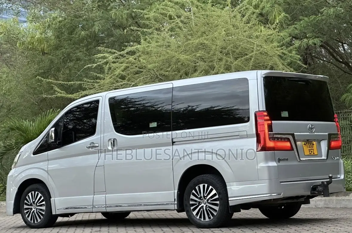 Toyota Quantum 2020 Silver