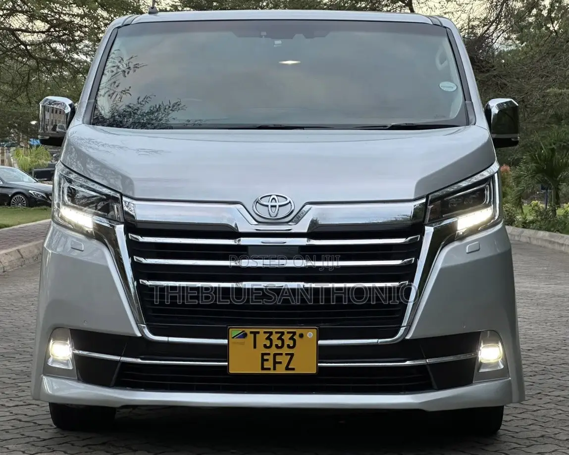 Toyota Quantum 2020 Silver