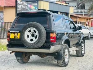 Toyota Hilux Surf 1999 Black