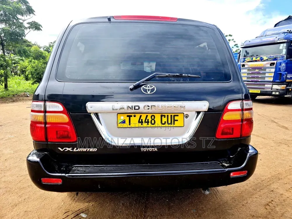 Toyota Land Cruiser 2003 Black