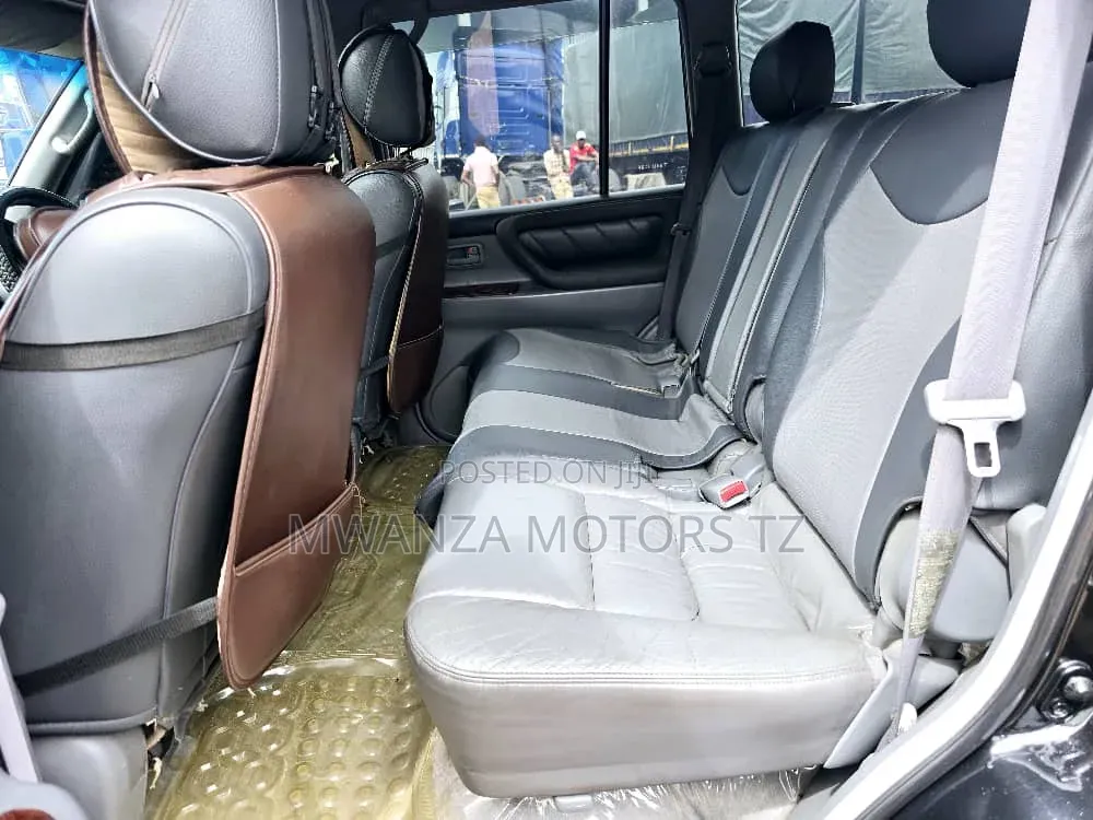 Toyota Land Cruiser 2003 Black