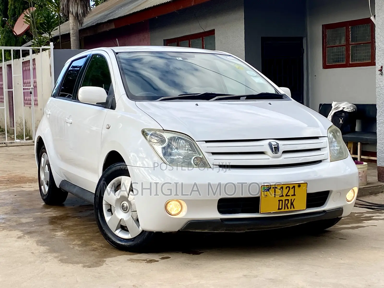 Toyota IST 2004 White