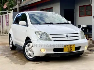 Toyota IST 2004 White
