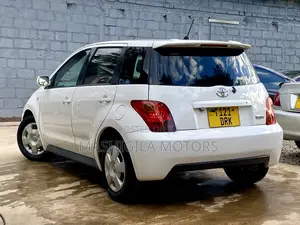 Toyota IST 2004 White