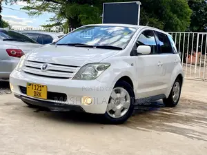 Toyota IST 2004 White