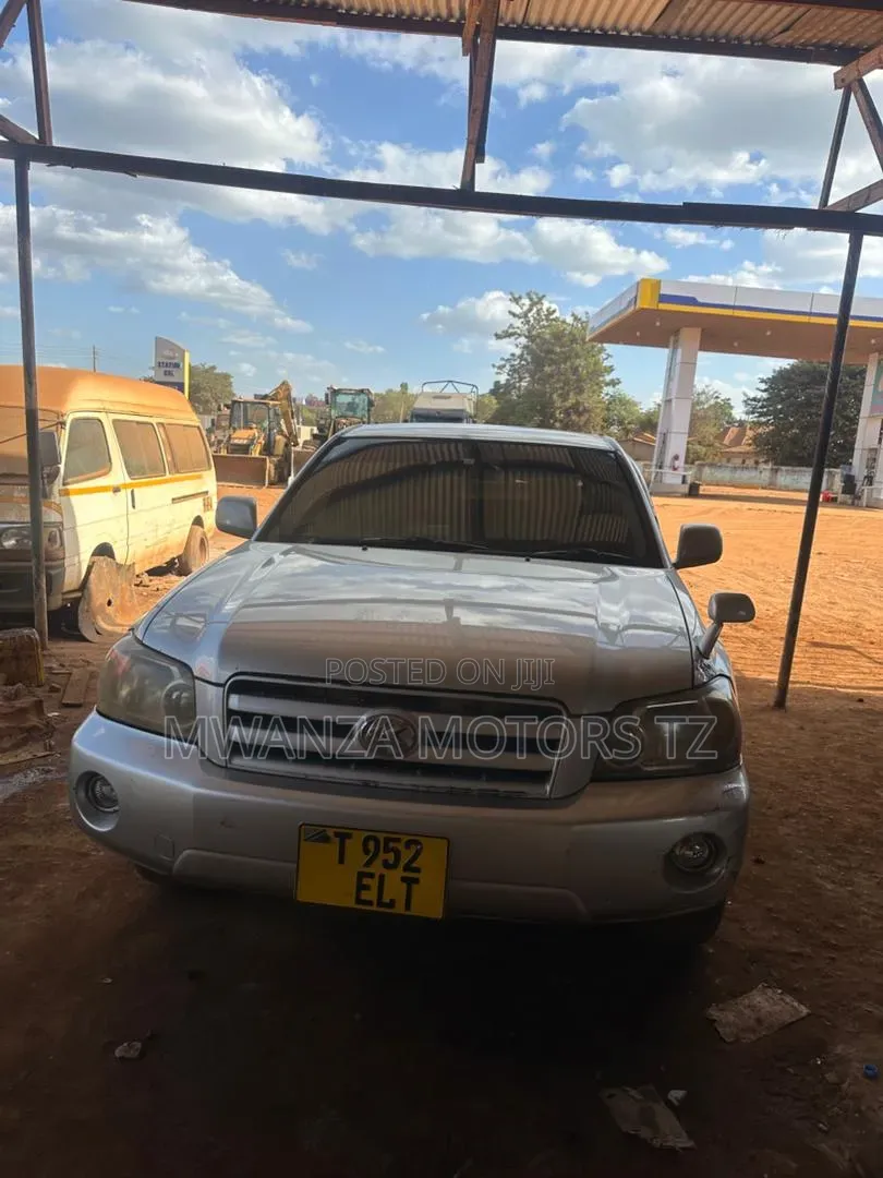 Toyota Kluger 2008 Silver