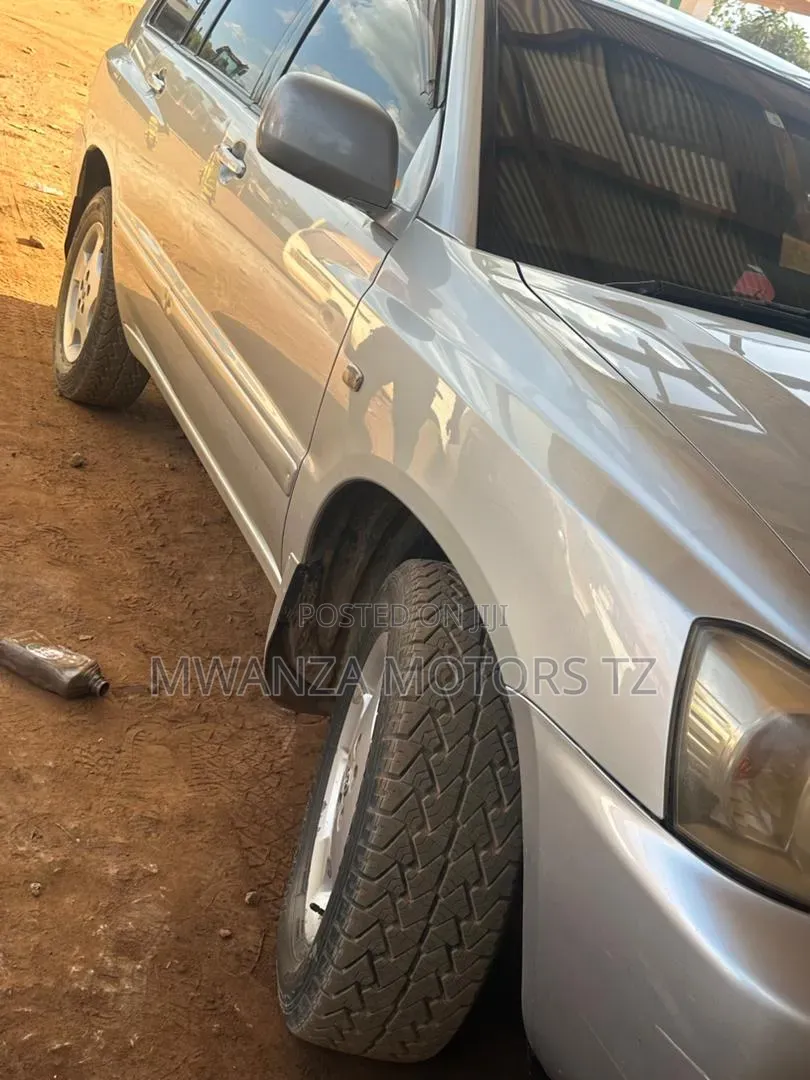 Toyota Kluger 2008 Silver